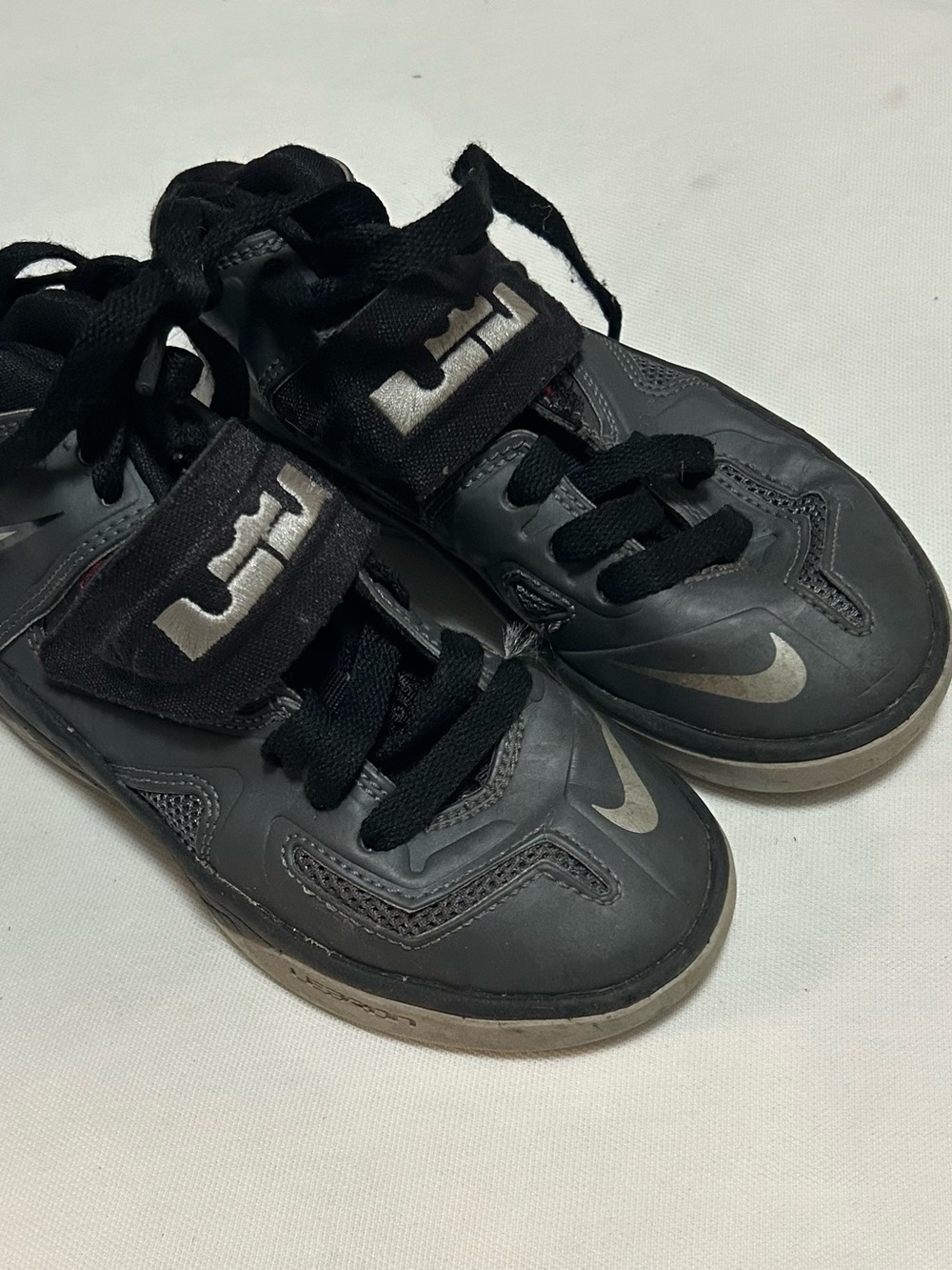 Nike Kids Black and Silver Velcro Lace-Up Sneakers